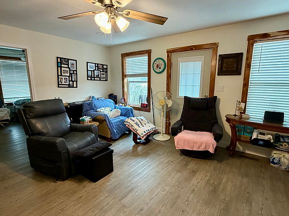 2nd image of 800 Old Mill Rd