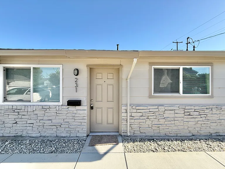 231 S Veach Ave — Photo 10
