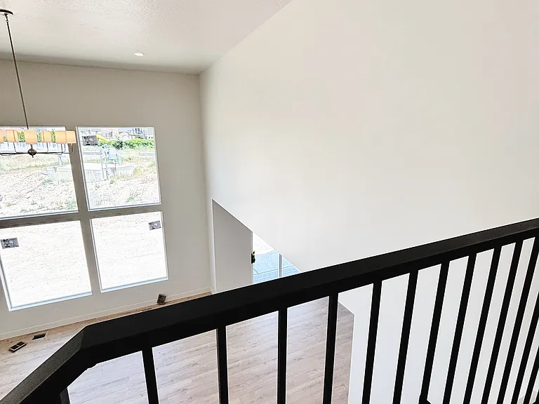 375 E 1600 N — Photo 18