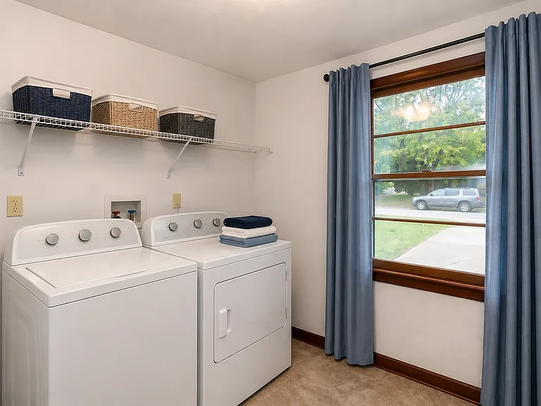 2115 Ferndale Ave — Photo 11