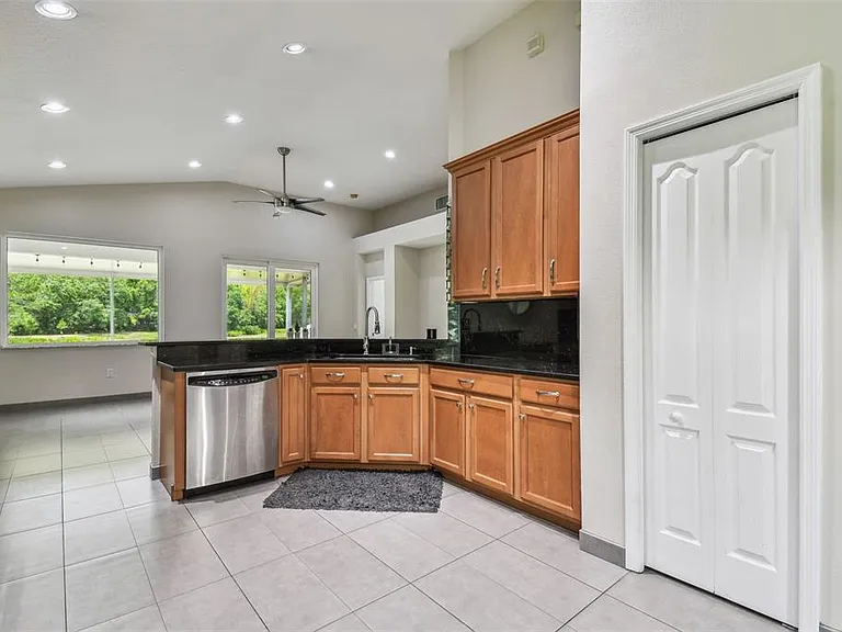 8208 Pinewood Run Ct — Photo 22
