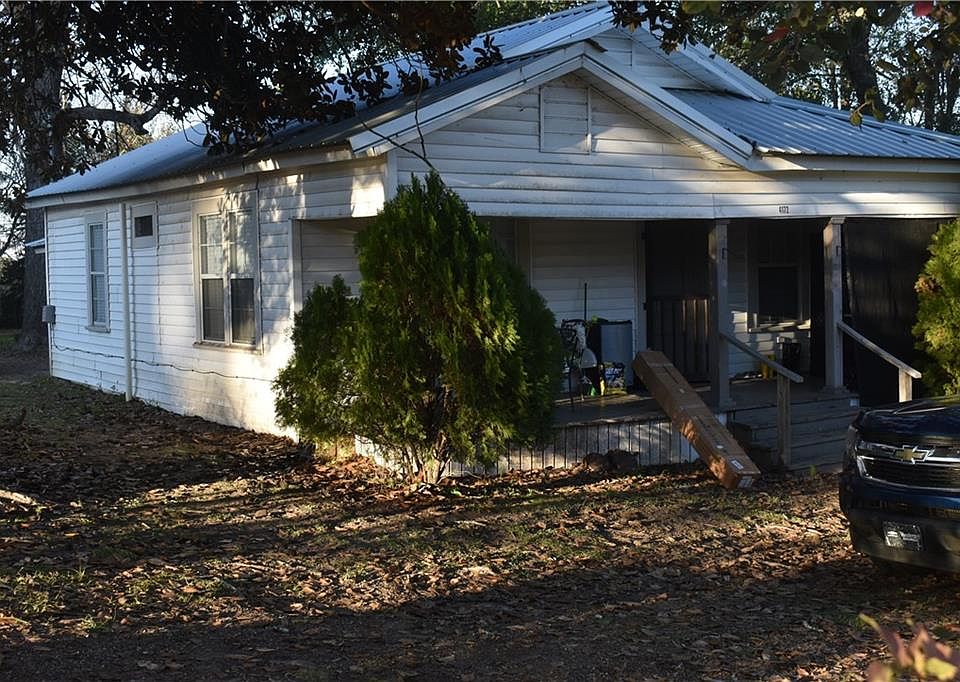 1st image of 4172 University Pkwy