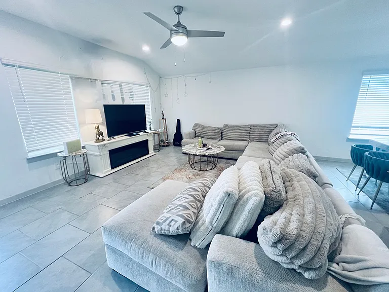28926 Yukon River Ct — Photo 3