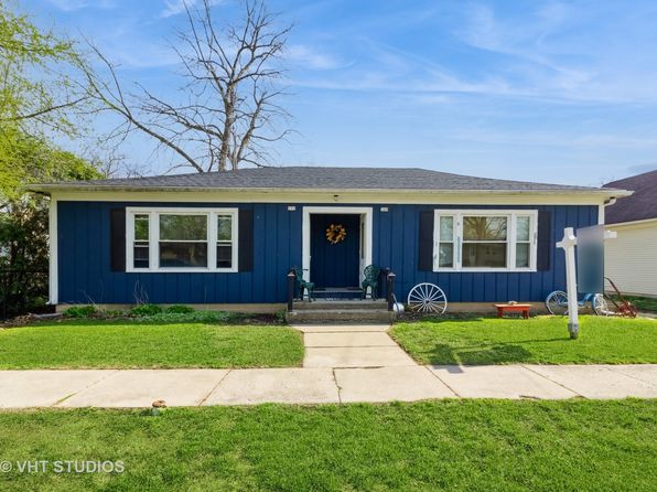349 E McKinley Ave, Hinckley, IL 60520