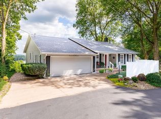 700 W 2nd St, Muscatine, IA 52761