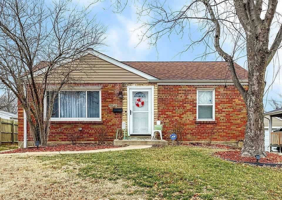 1st image of 7809 Parkwood Dr