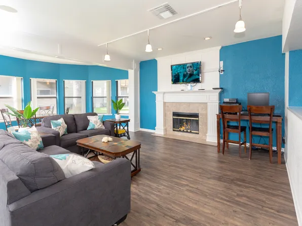 California Place Apartments