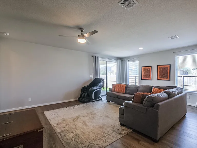 28635 Hazel Trl — Photo 6
