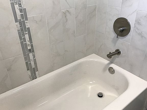5th image of 204 W Ellsworth Ave