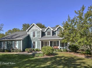 295 Stonegate Rd, Cary, IL 60013