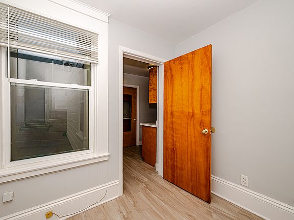 4th image of 3102 1/2 California St #2
