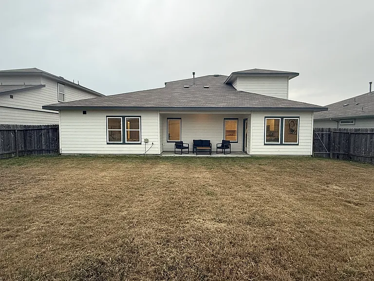 1815 Rolling Hill Ln — Photo 38