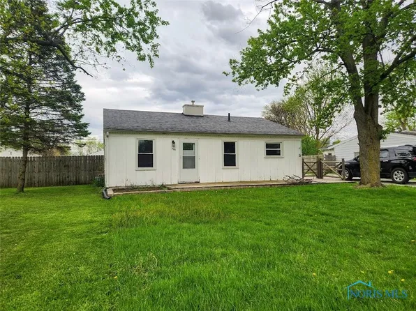 725 S Hill Park Dr, Holland, OH 43528