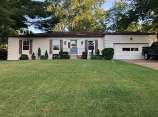 230 Towercliffe Dr, Ballwin, MO 63021