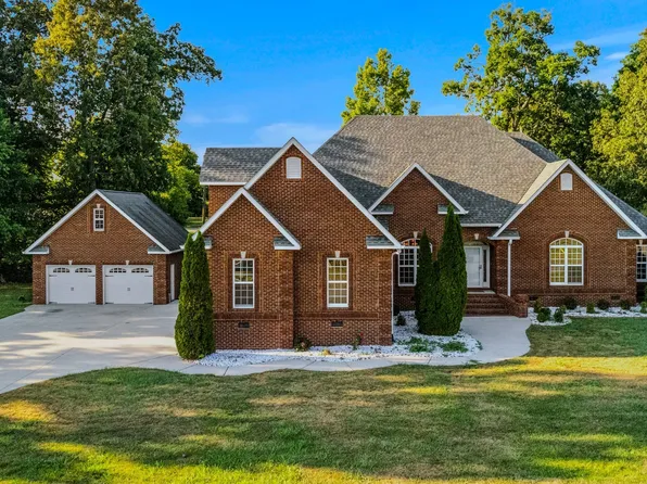 200 George Ln, Tullahoma, TN 37388