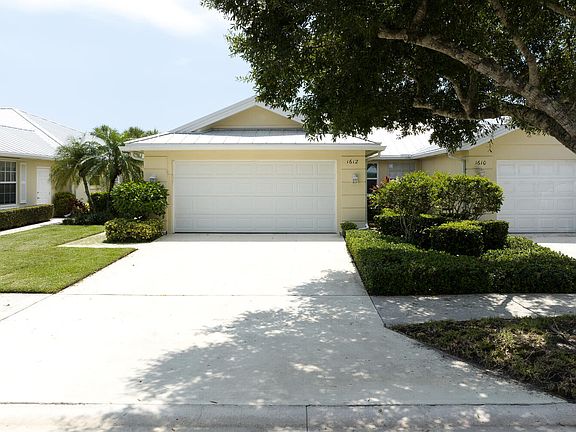 2nd image of 1612 SW Waterfall Boulevard