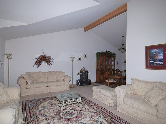4th image of 19306 S Westfield Ave