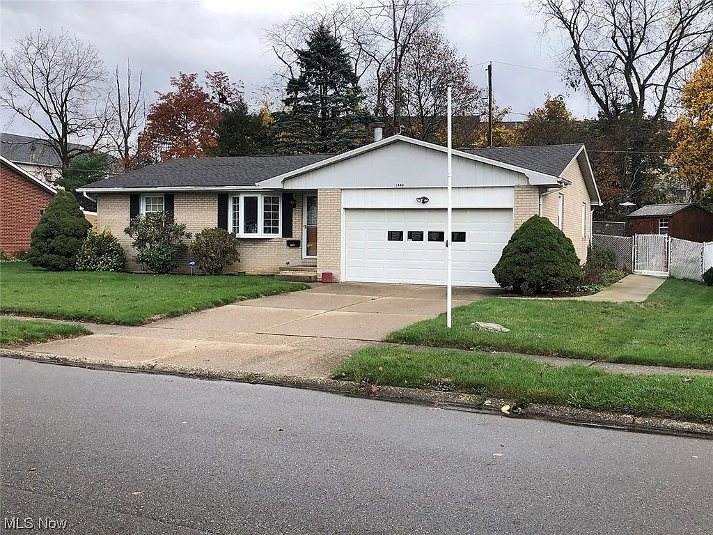 1440 Keuper Blvd NE photo 1