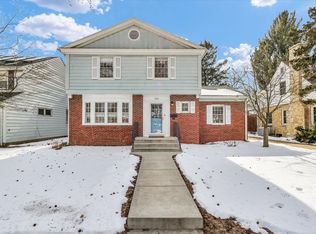 209 W Vermont Ave, Urbana, IL 61801