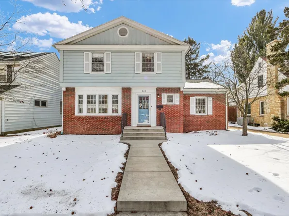 209 W Vermont Ave, Urbana, IL 61801