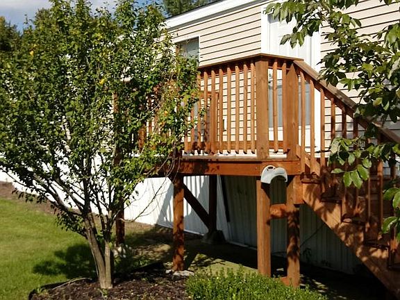 2nd image of 415 Hawthorne Dr