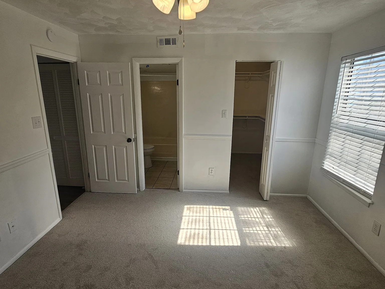 2 bed, 957 sqft, $2,050 — Photo 3