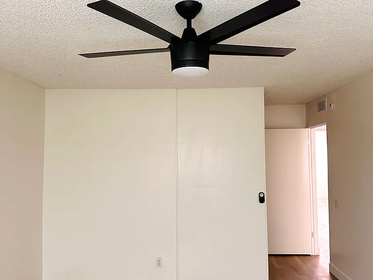 497 El Molino Ave #209 — Photo 9