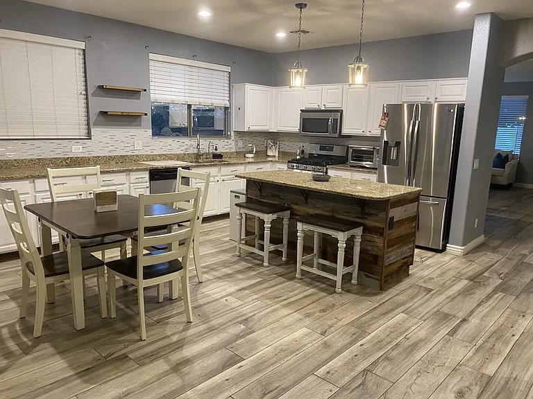 W Irma Ln — Photo 22