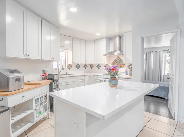 2003 Bayview Heights Dr Space 180, San Diego, CA 92105
