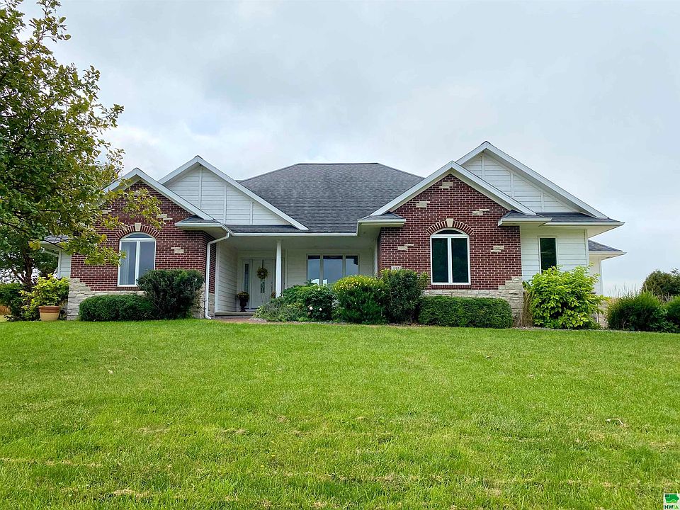 1st image of 132 Pheasant Ave