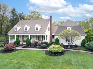 35 Follett Dr, Wrentham, MA 02093