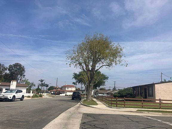 4th image of 1110 Evergreen Ln