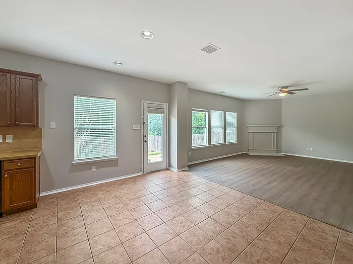 1072 Aviary Dr — Photo 5