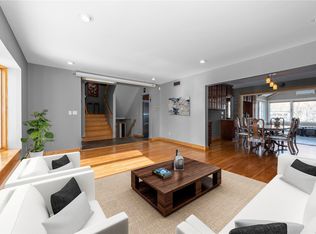 908 Eileen Ter, Woodmere, NY 11598