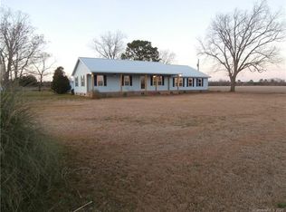 1067 N Broad Ridge Rd, Orrum, NC 28369