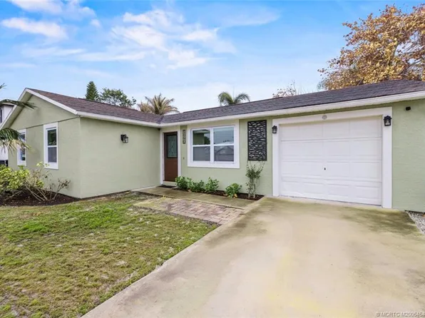 1090 SW Janette Ave, Port Saint Lucie, FL 34953