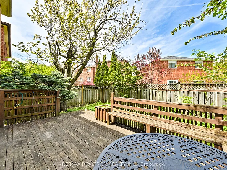 10 Pinewood Dr — Photo 47
