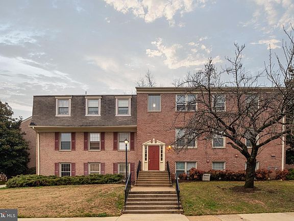 3rd image of 6028 Westchester Park Dr #6028-T-1