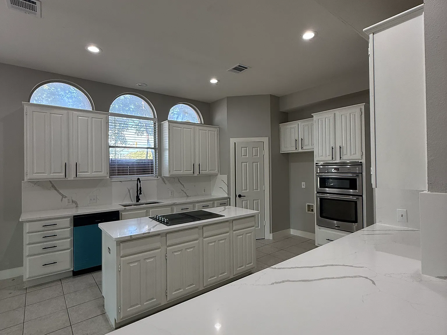 5 bed, 3967 sqft, $3,600 — Photo 4