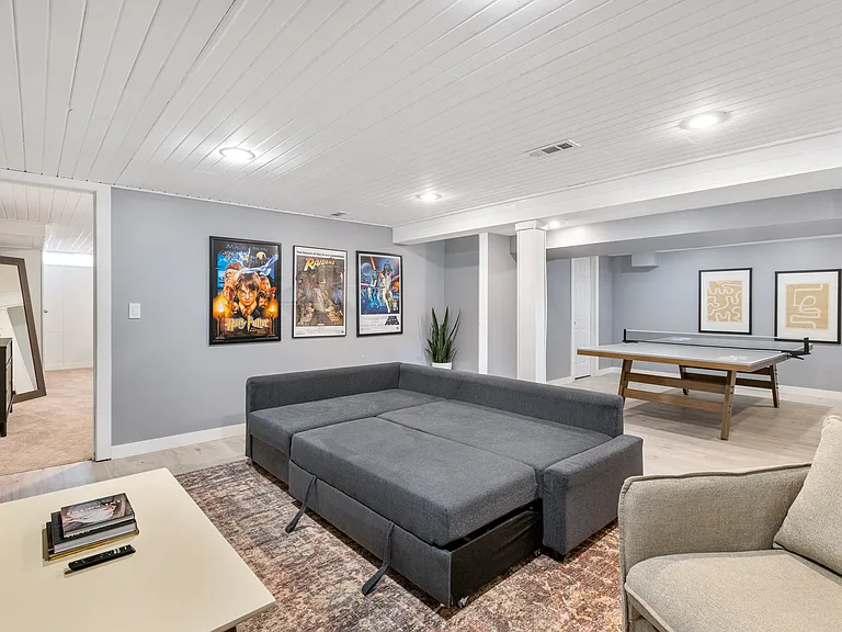 2140 Adrienne Dr — Photo 28