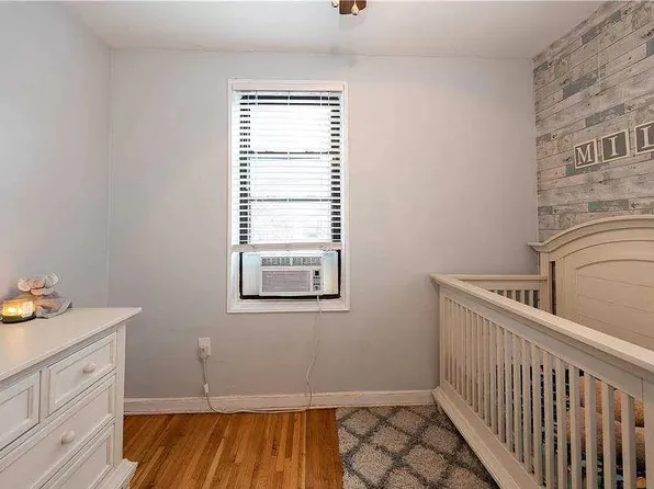 2229 Knapp Street image 19 of 31