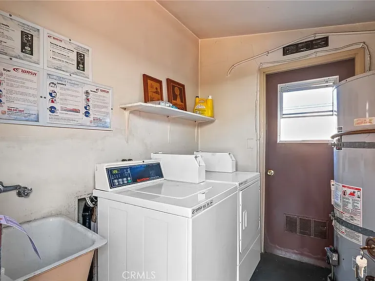 1637 E 3rd St #4 — Photo 10