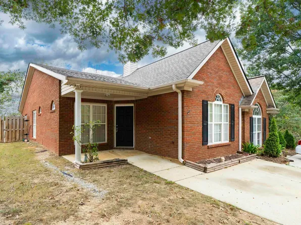 109 Hayesbury Ct, Pelham, AL 35124