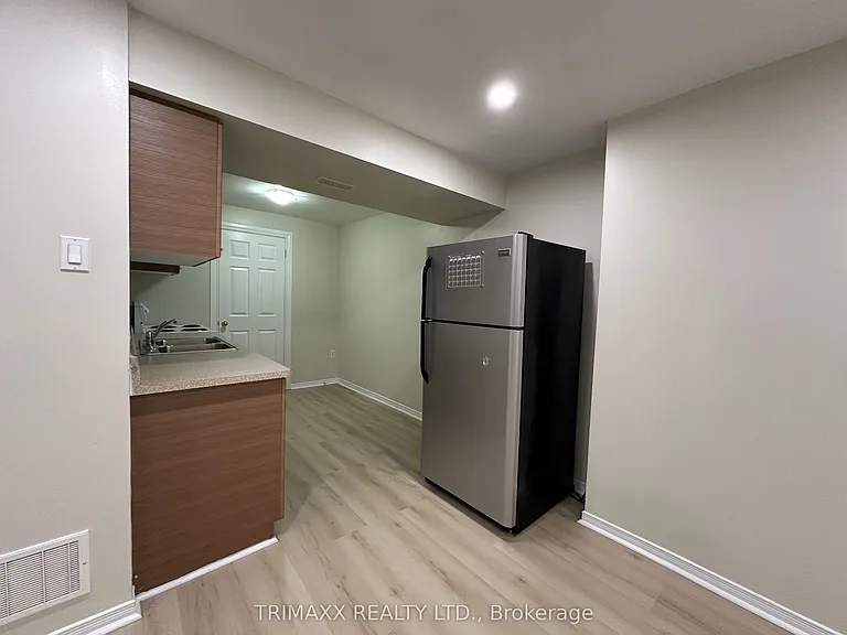 93 Jeffcoat Dr #BASEMENT — Photo 5