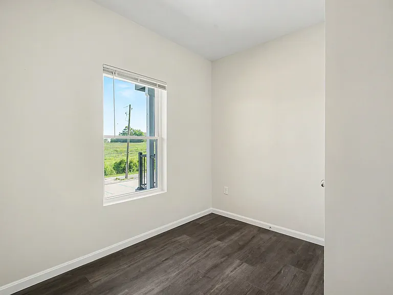29 Warsaw Ave #1 — Photo 3