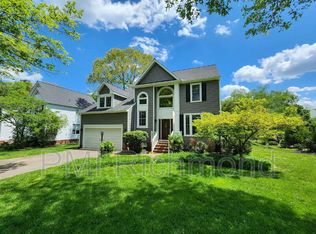 12174 Manor Park Dr, Glen Allen, VA 23059