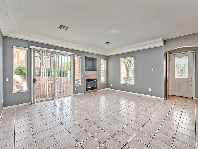 220 Lorryn Ln #2 — Photo 2