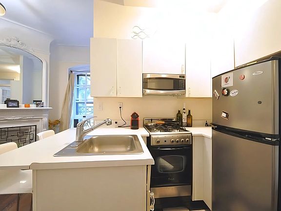 5th image of 2109 Broadway APT 531