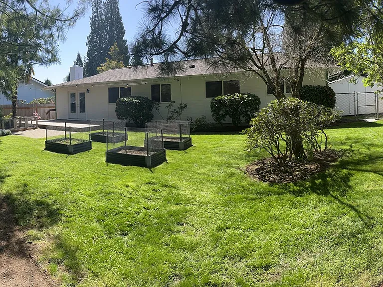 12604 SE 75th St — Photo 16