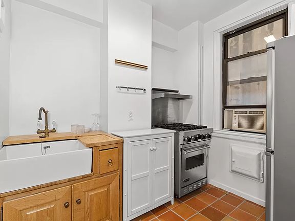 5th image of 74 W 68th St APT 2A